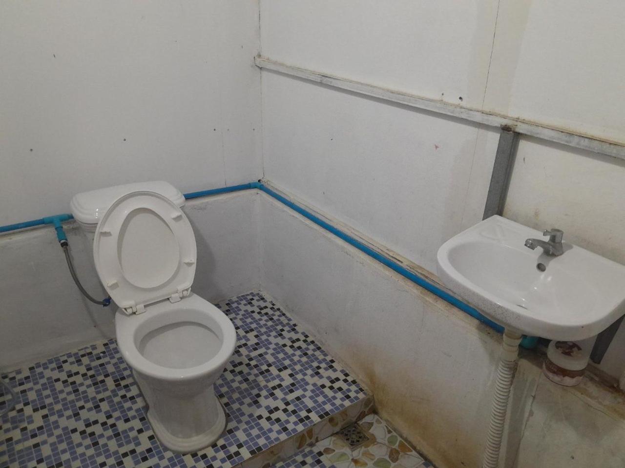 Golden Snake Guesthouse Beach 코롱 산로엠 외부 사진